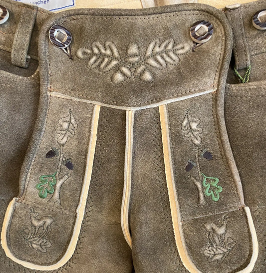 Lederhosen-Men-Origin-Relief-Embroidered-Bib